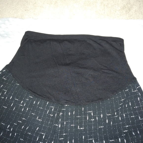 Old Navy Maternity | Checked Leggings | Large - Picture 2 of 16